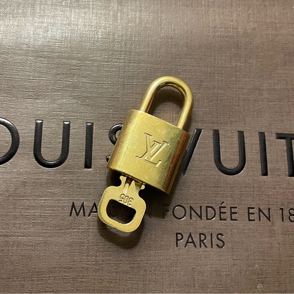 Louis Vuitton Gold Padlock #305
